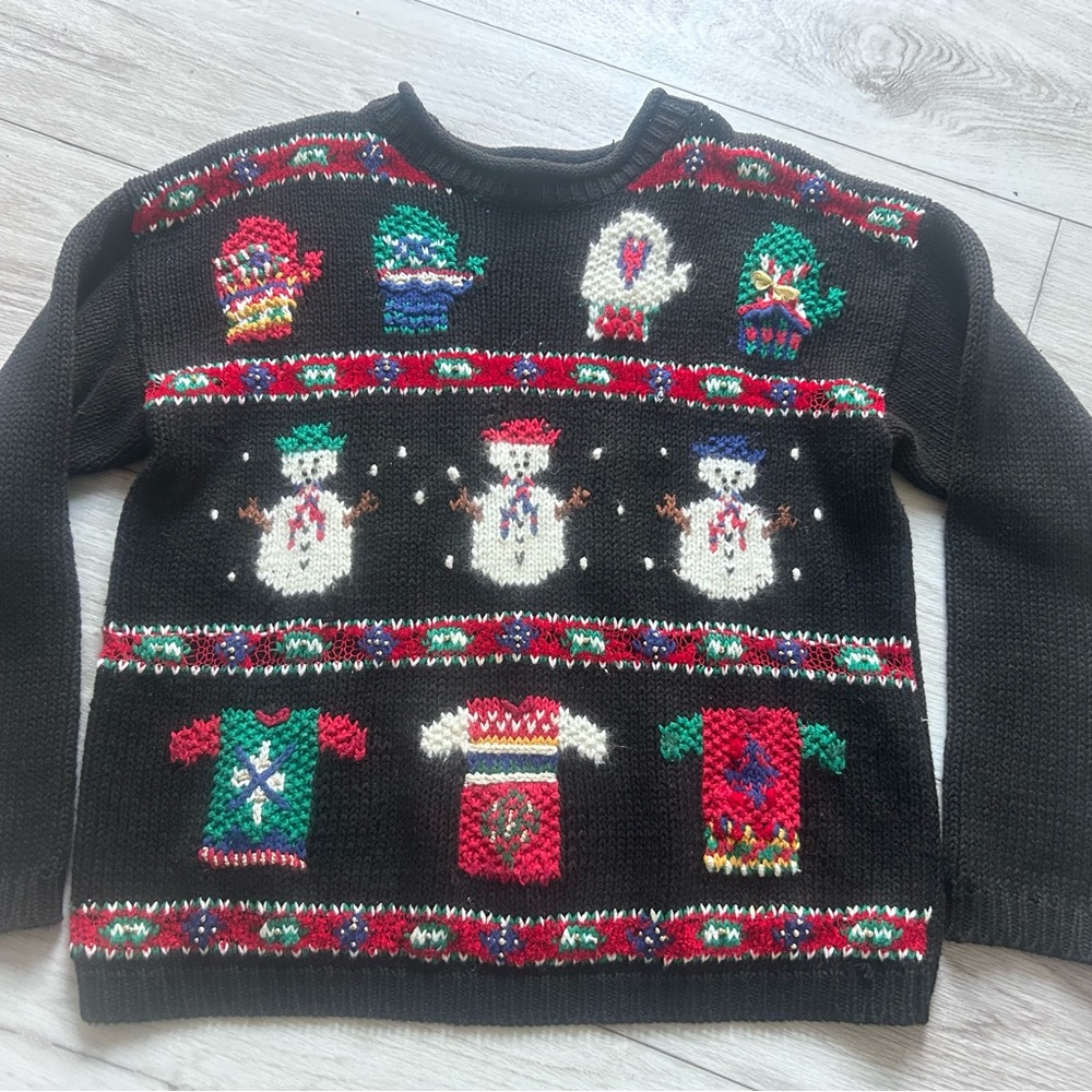 Karen Scott Christmas knit sweater in black and small with snowmen mittens